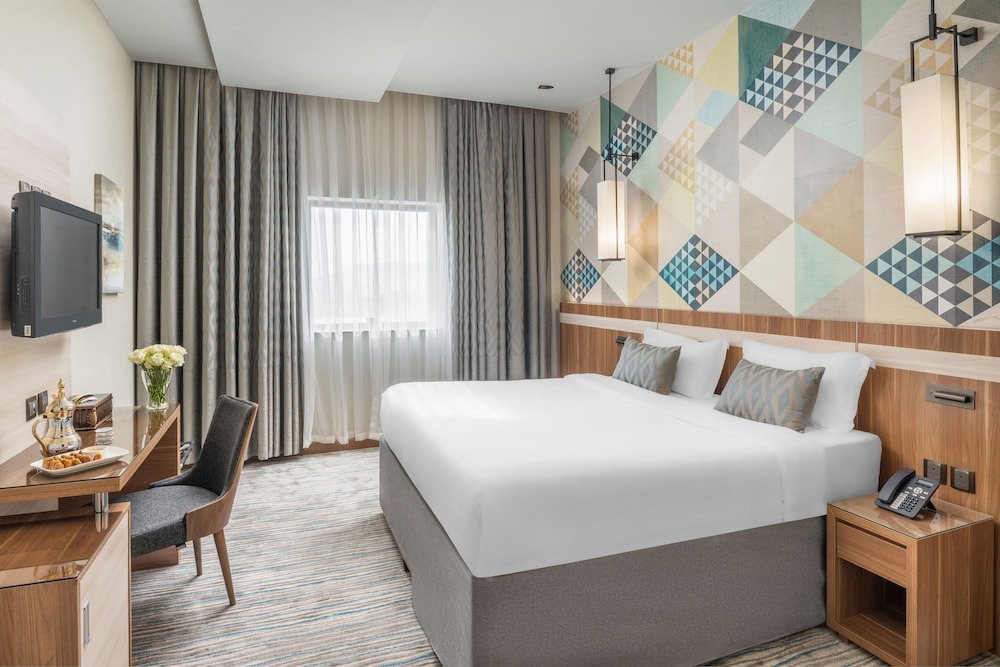 EXECUTIVE, SUITE