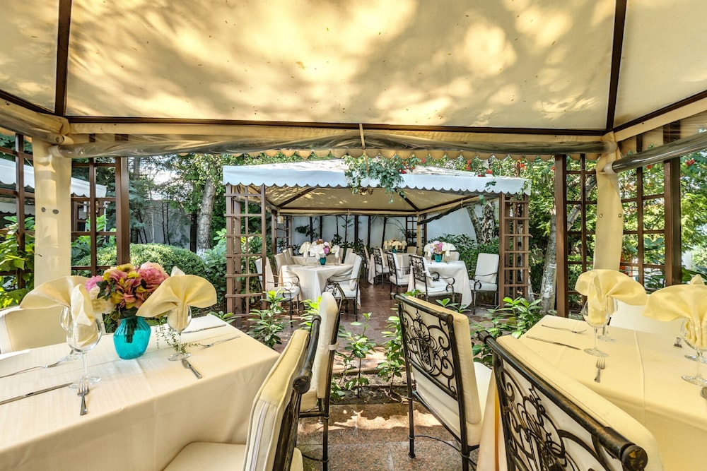Montecito Hotel Sofia 47/73