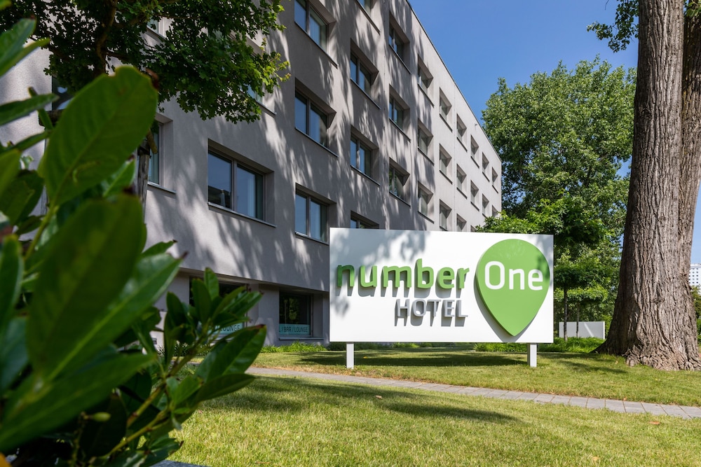 numberOne Hotel 2/44