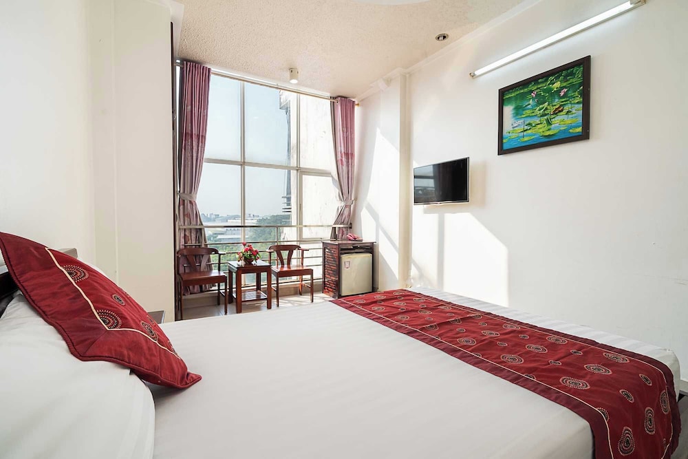 Collection O Dinh Dinh Hotel - Near Tan Son Nhat Airport 22/51