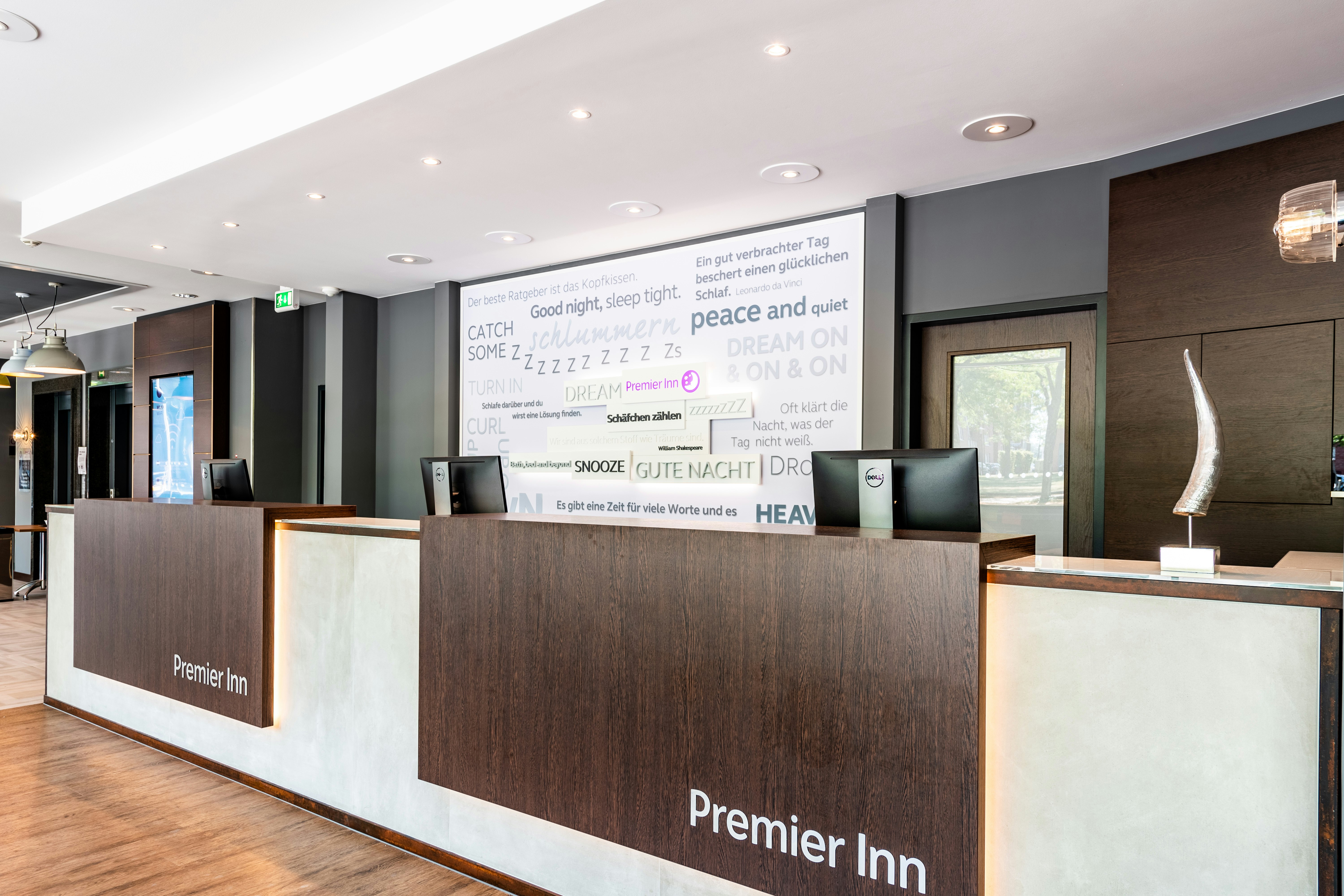 Premier Inn Essen City Limbecker Platz 6/23
