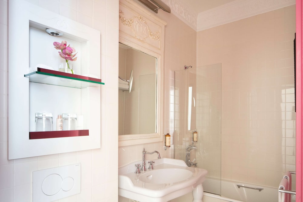 Le 123 Elysees Astotel 45/50