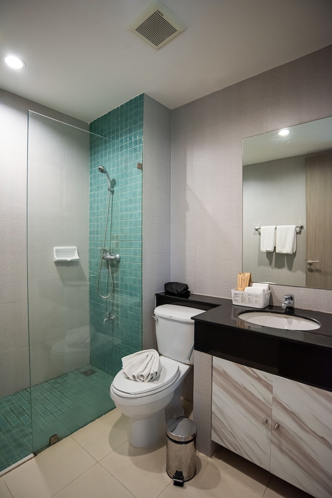 Benviar Tonson Residence 50/50