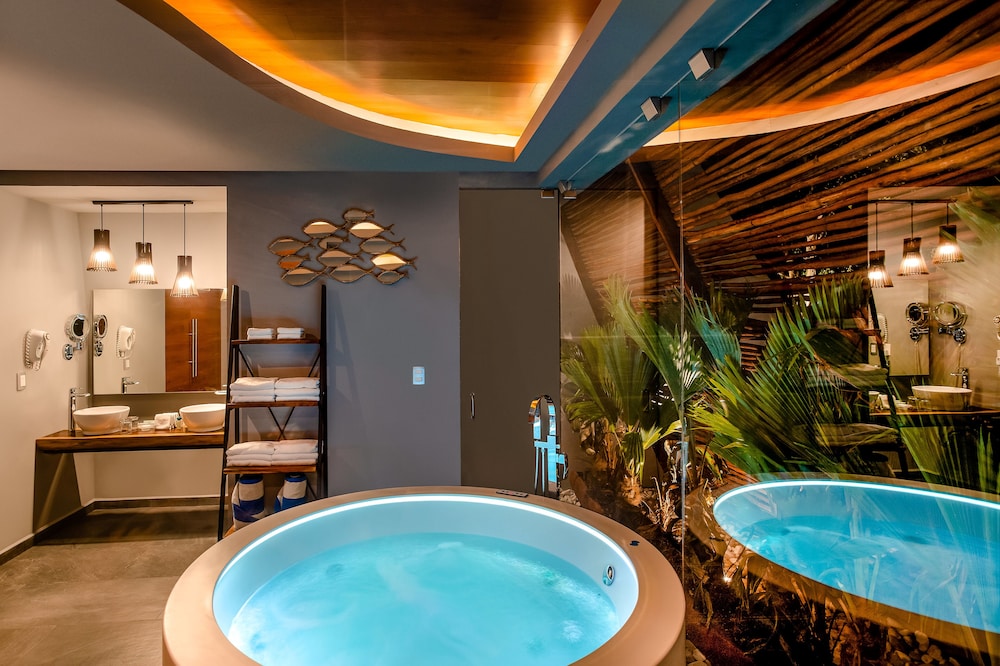 Mia Bacalar Luxury Resort and Spa 25/50