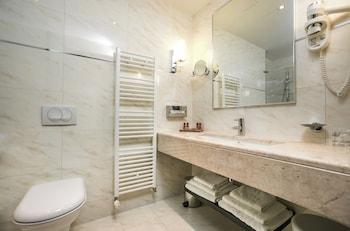 Standard, Single, Double or Twin Bed, Sea Side