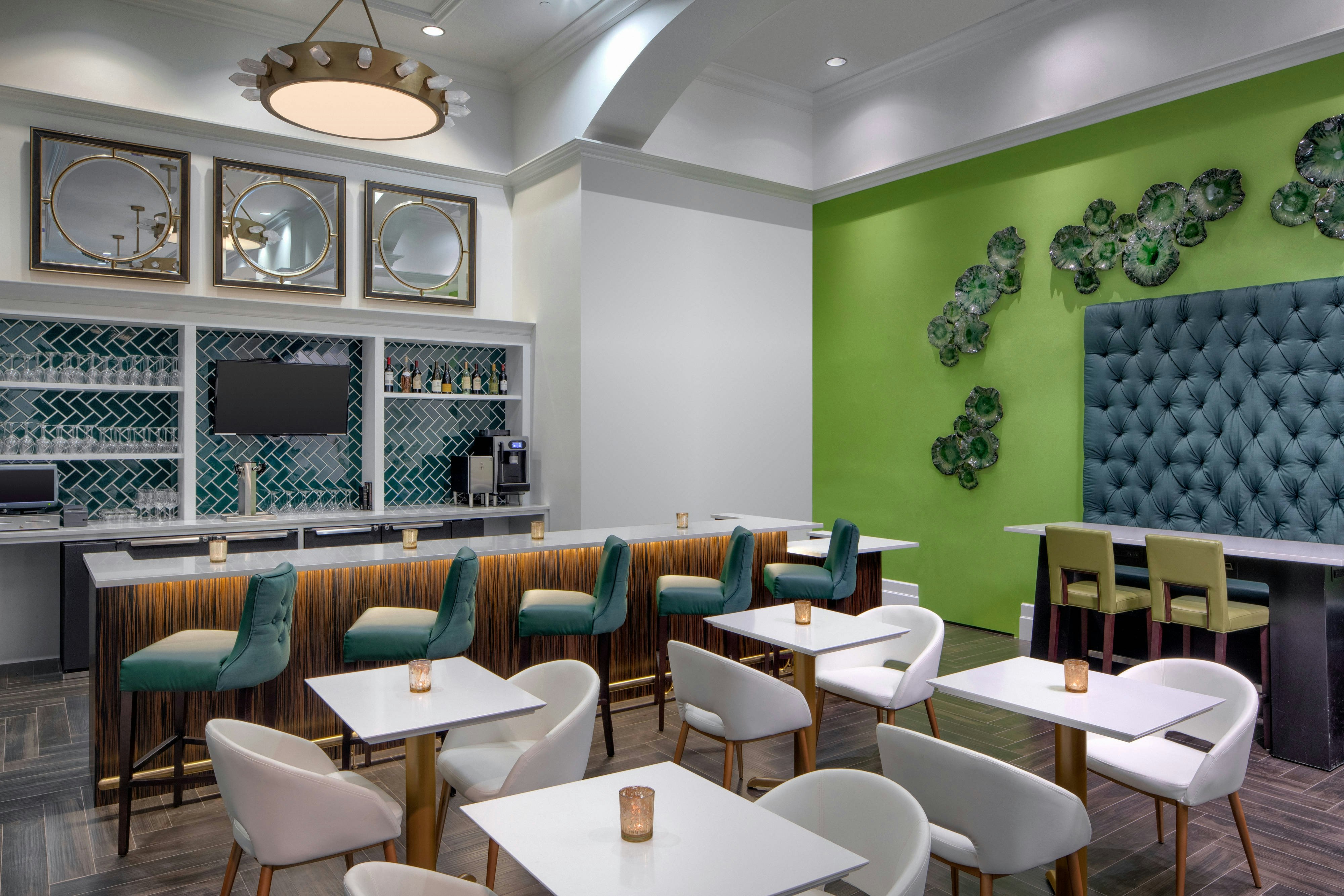 Courtyard By Marriott Stamford Downtown 8/11