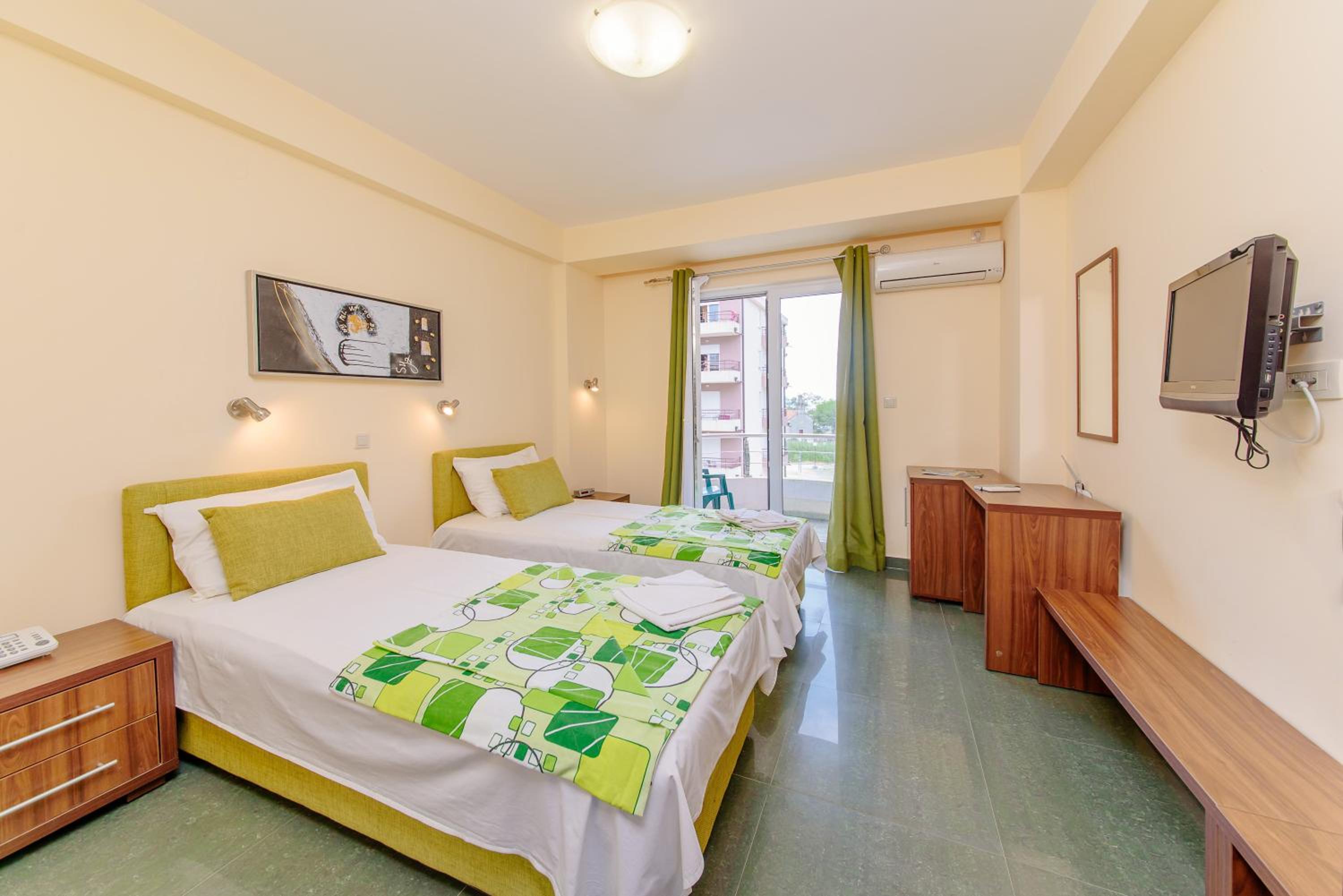 غرفة بسرير مزدوج أو سريرين منفصلين، Hotel Novi 3/8