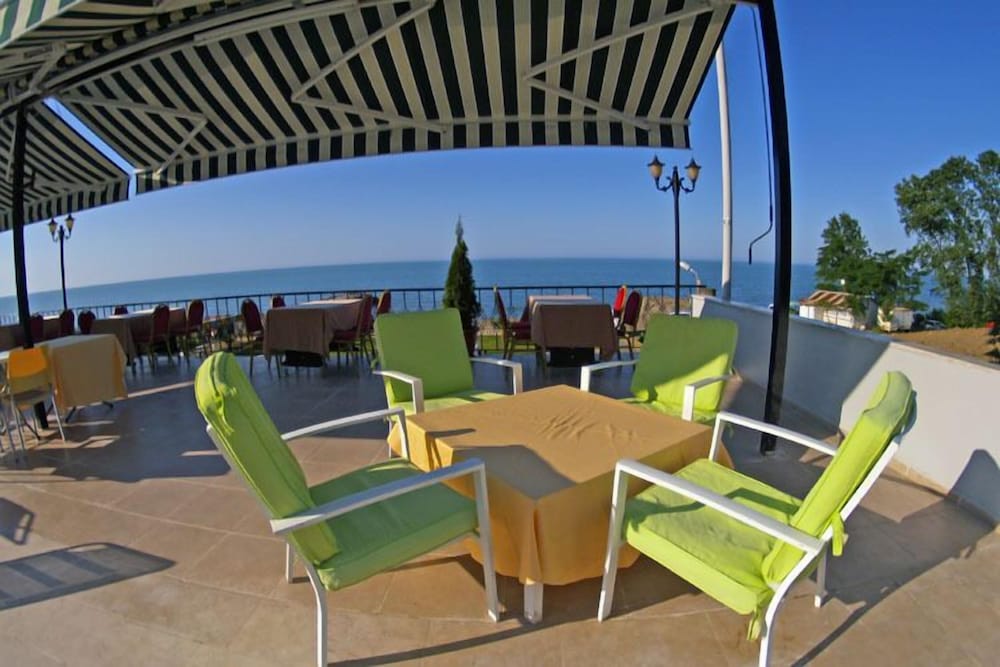 Mora Hotel 19/24