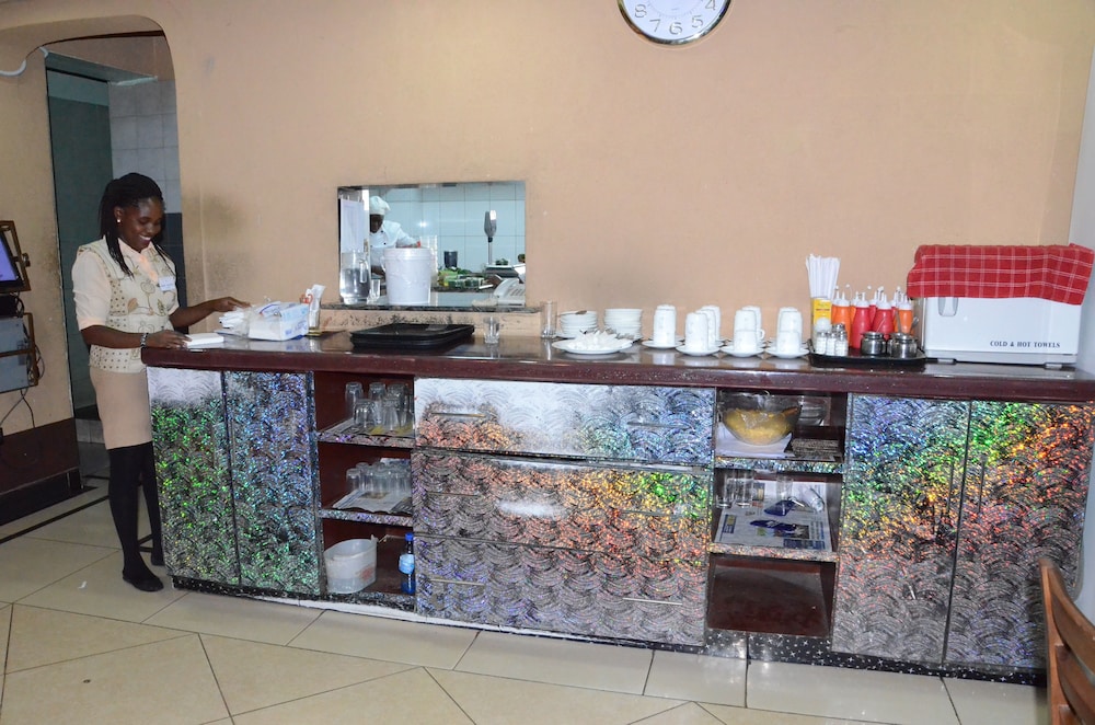 Sandton City Hotel 44/48