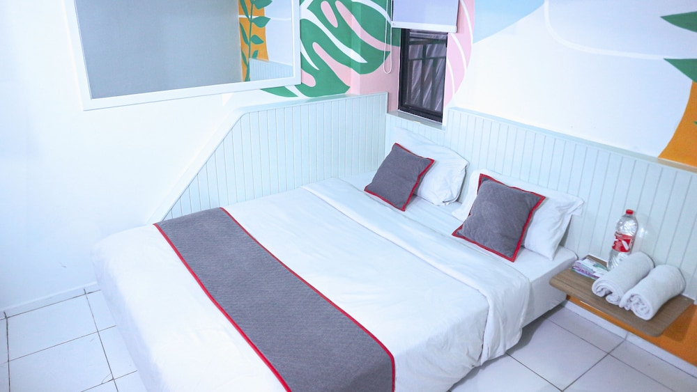 OYO 3728 Tunas Plaza Residence 6/24