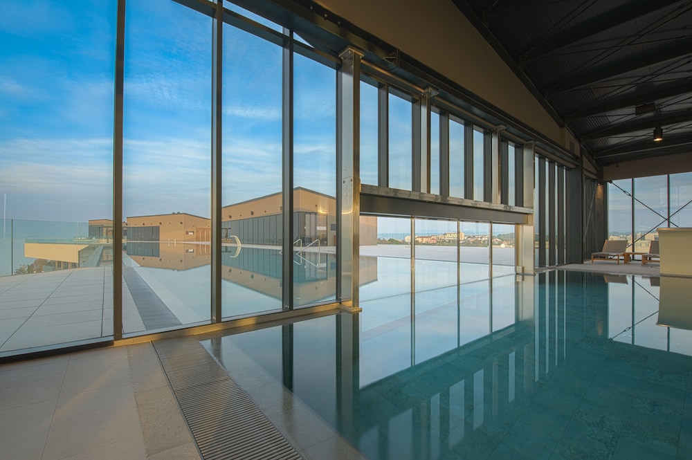 Petram Resort & Residences 35/68