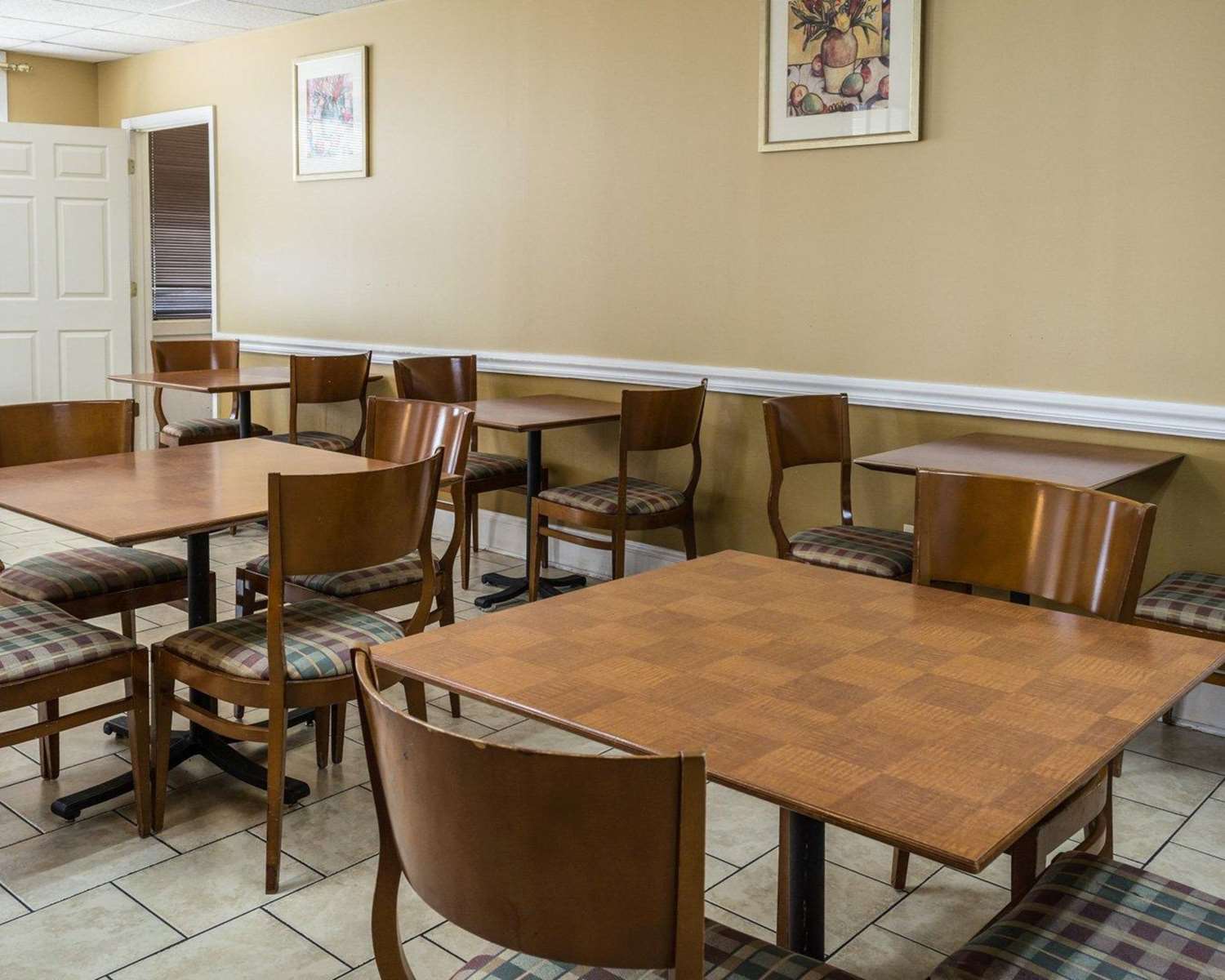 Rodeway Inn Colonial Heights I-95 23/40