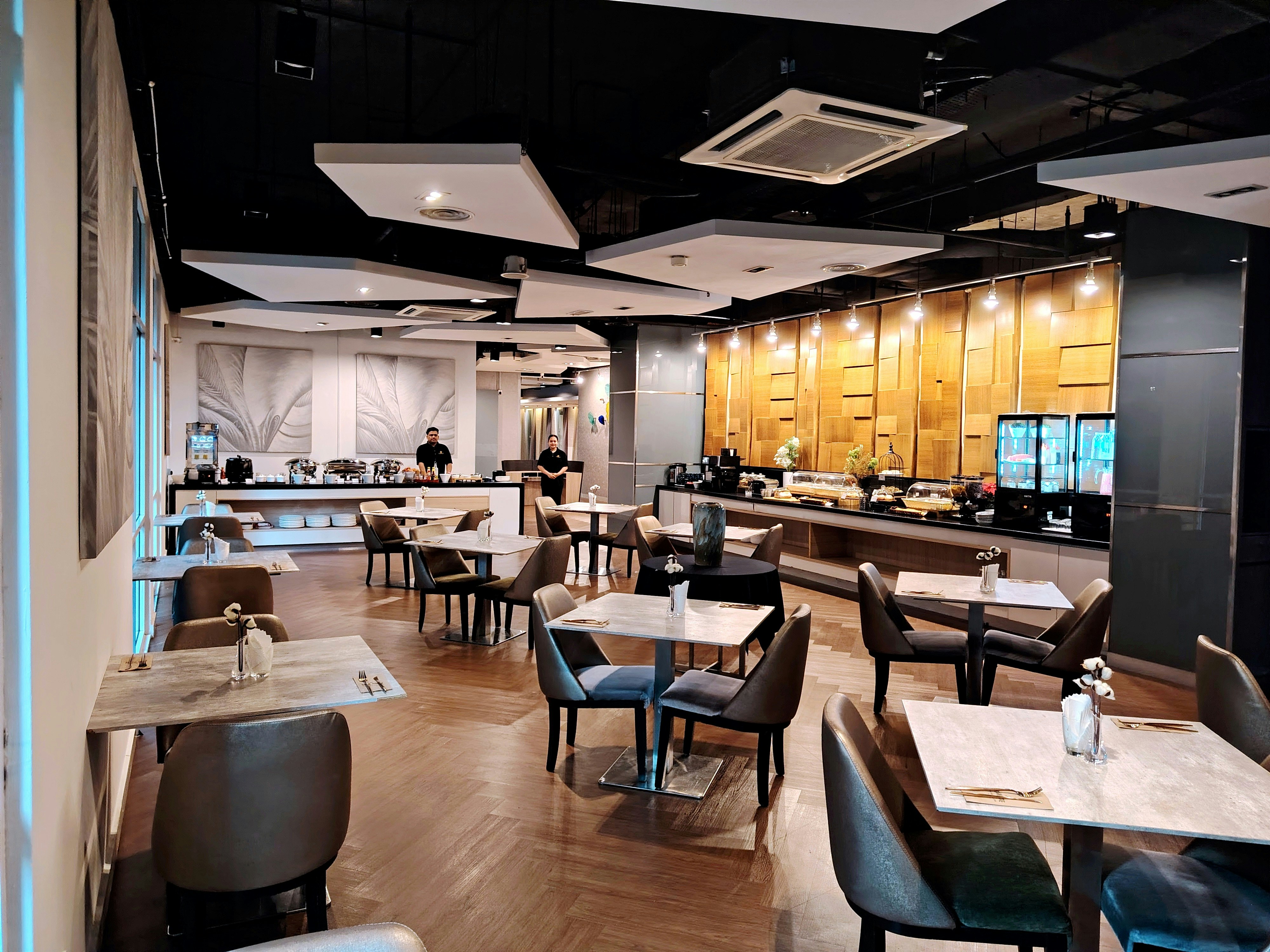 Cormar Suites 7/11