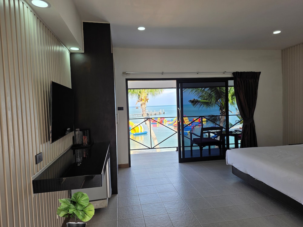 Samui Pier Beach Front Resort 62/80