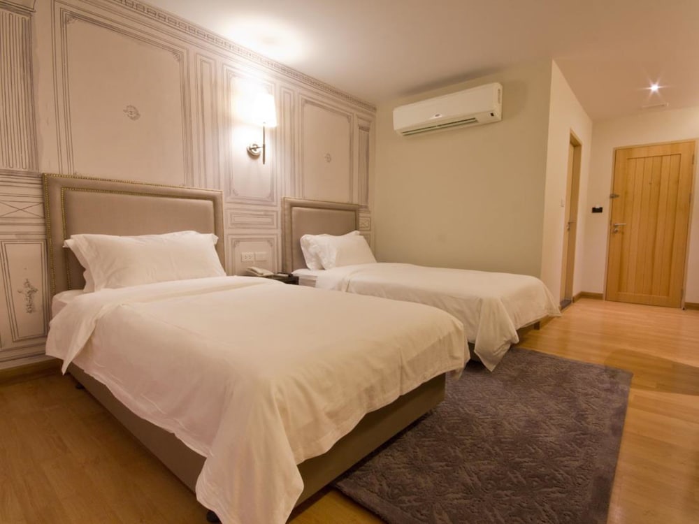 THEE BANGKOK HOTEL 12/65