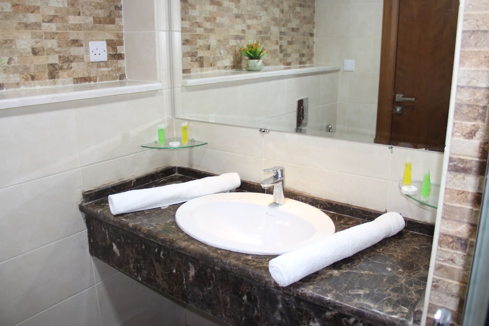 Saray Hotel 24/25