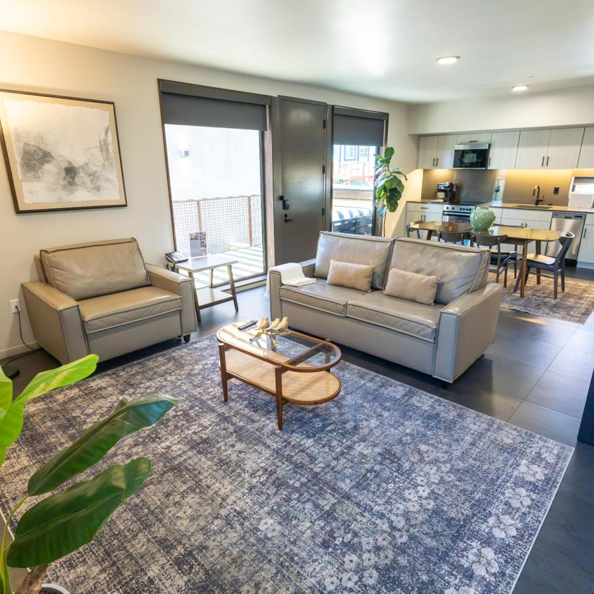 City24 Condo Hotel Little Italy Mission Hills 29/49