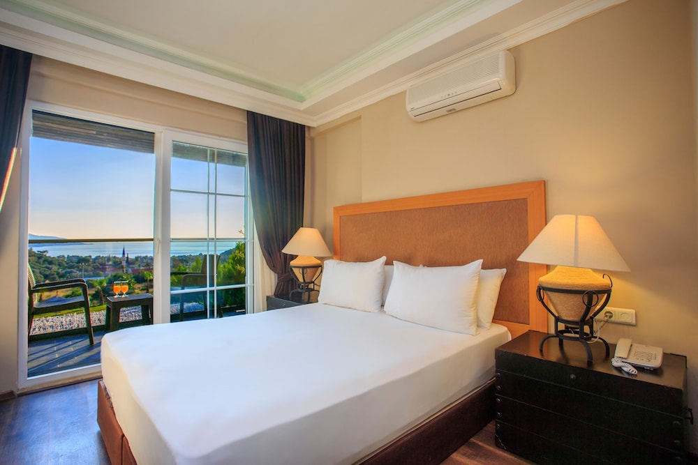 Manaspark Deluxe Hotel 17/50