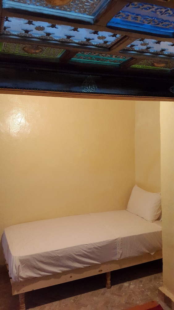 Dar Naima - Hostel 24/36