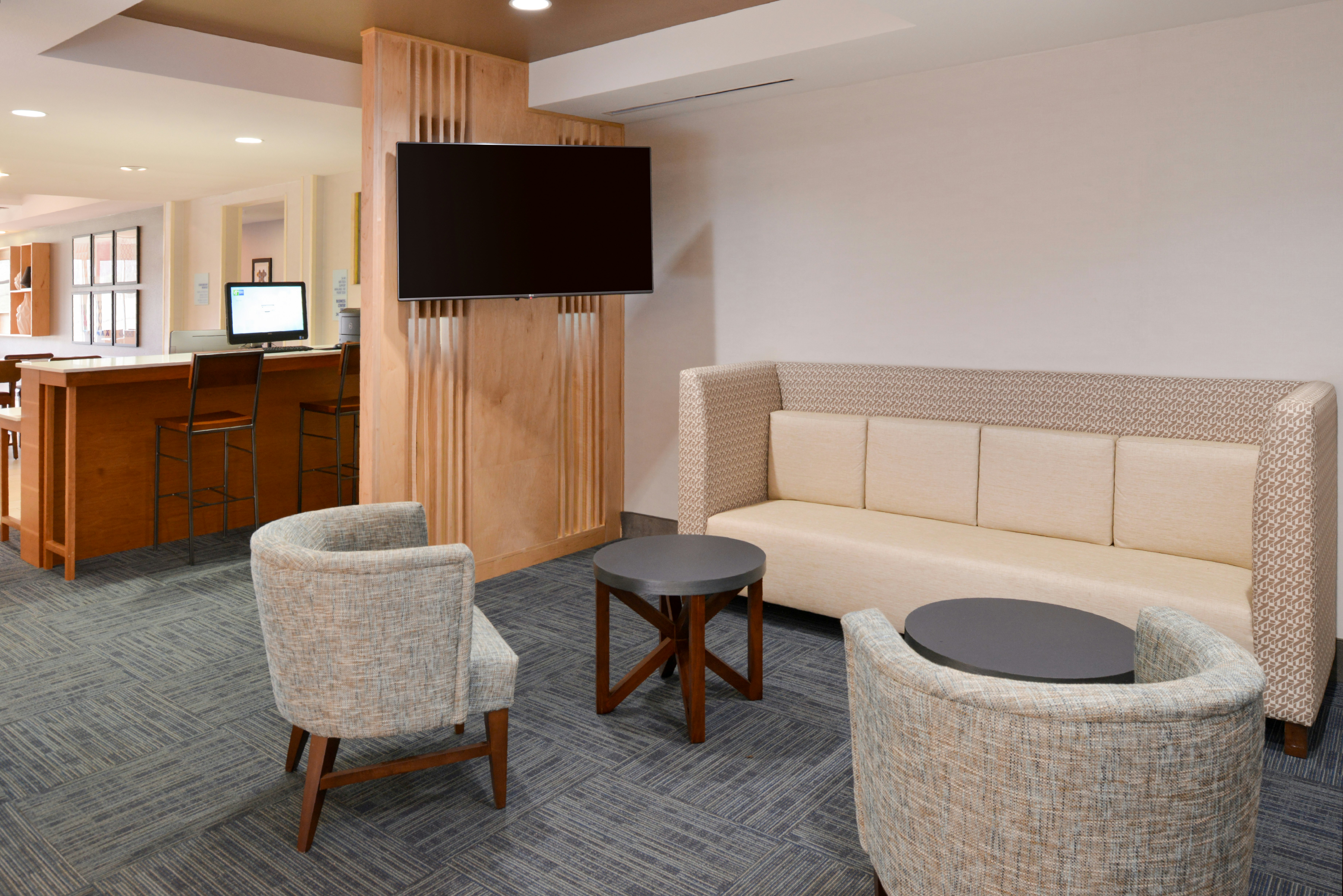 Holiday Inn Express Hotel And Suites Parkersburg Mineral Wells 28/42