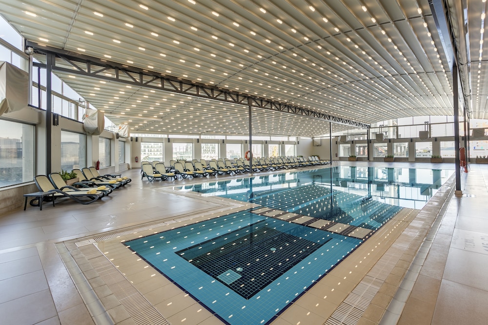 Titanic Business Kartal 23/50