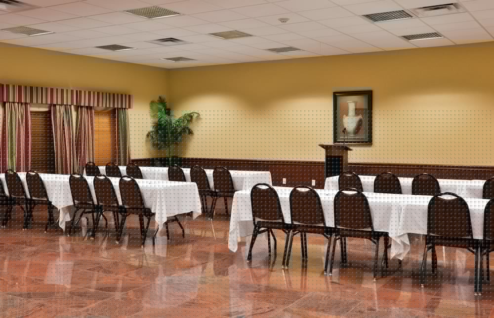 Holiday Inn Express Salado-Belton 38/45