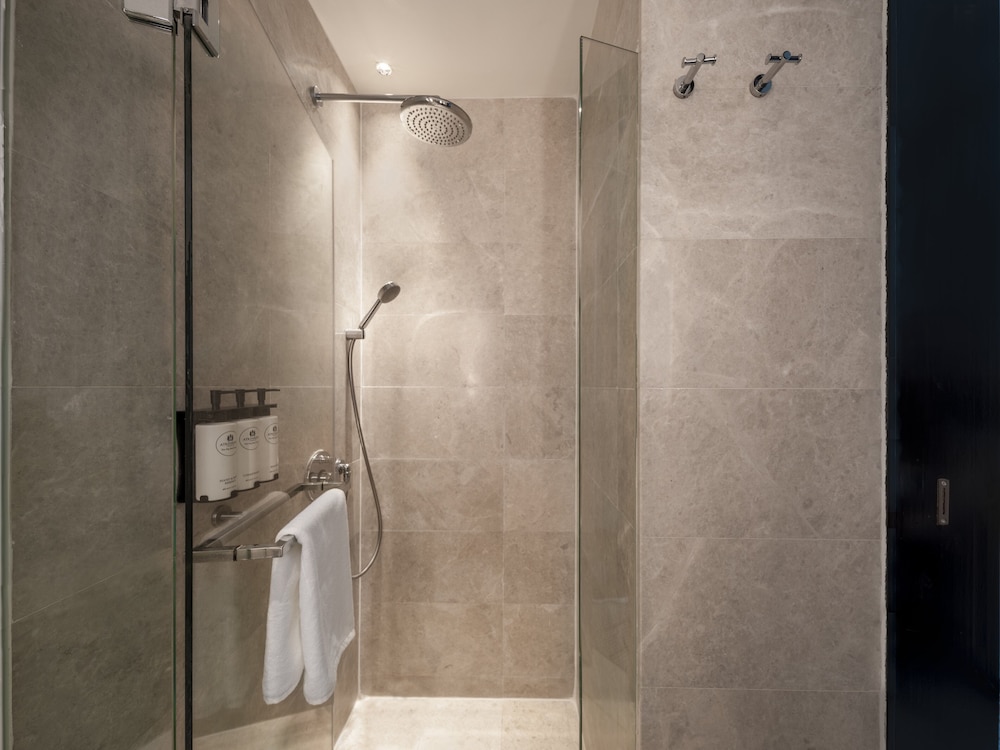 غرفة ديلوكس بسرير كوين، Novotel Singapore Robertson Quay 4/4