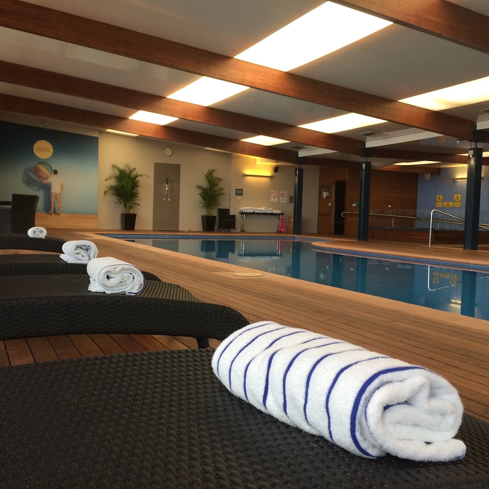 Novotel Canberra 8/72
