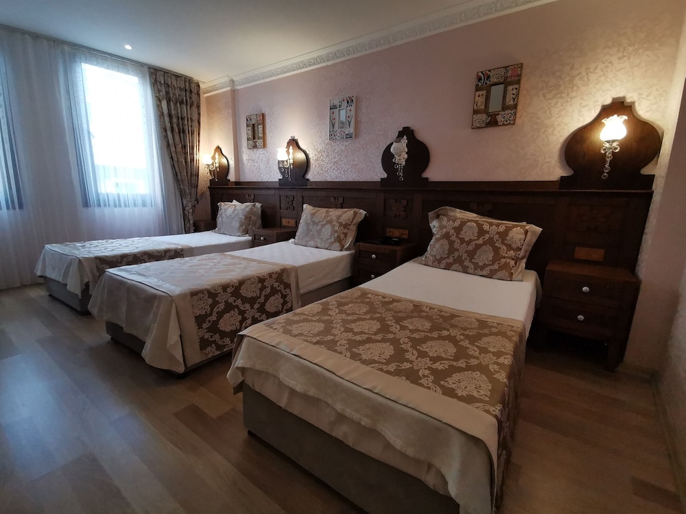 Perapolis Hotel 30/66