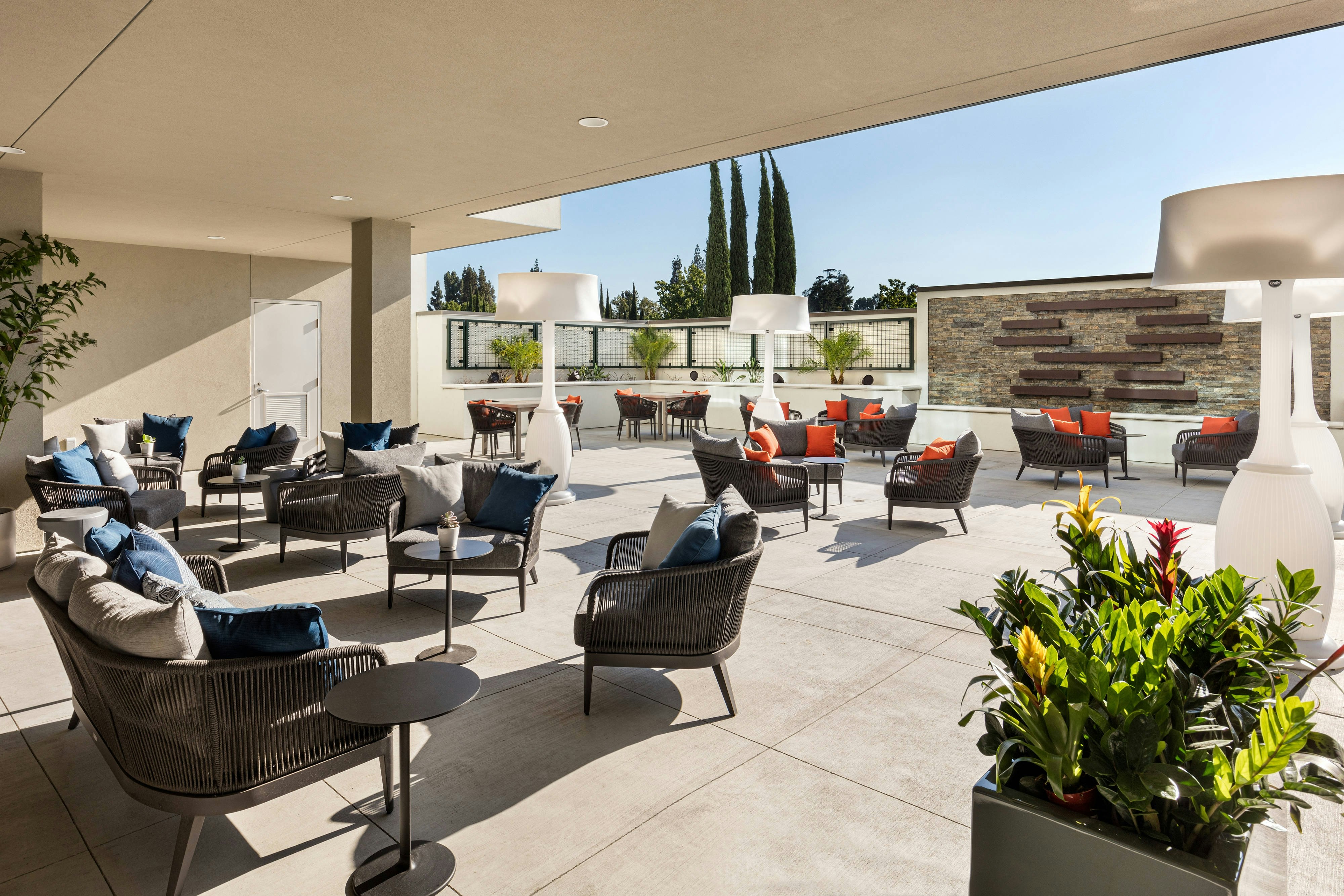 Courtyard By Marriott Los Angeles Monterey Park 13/25