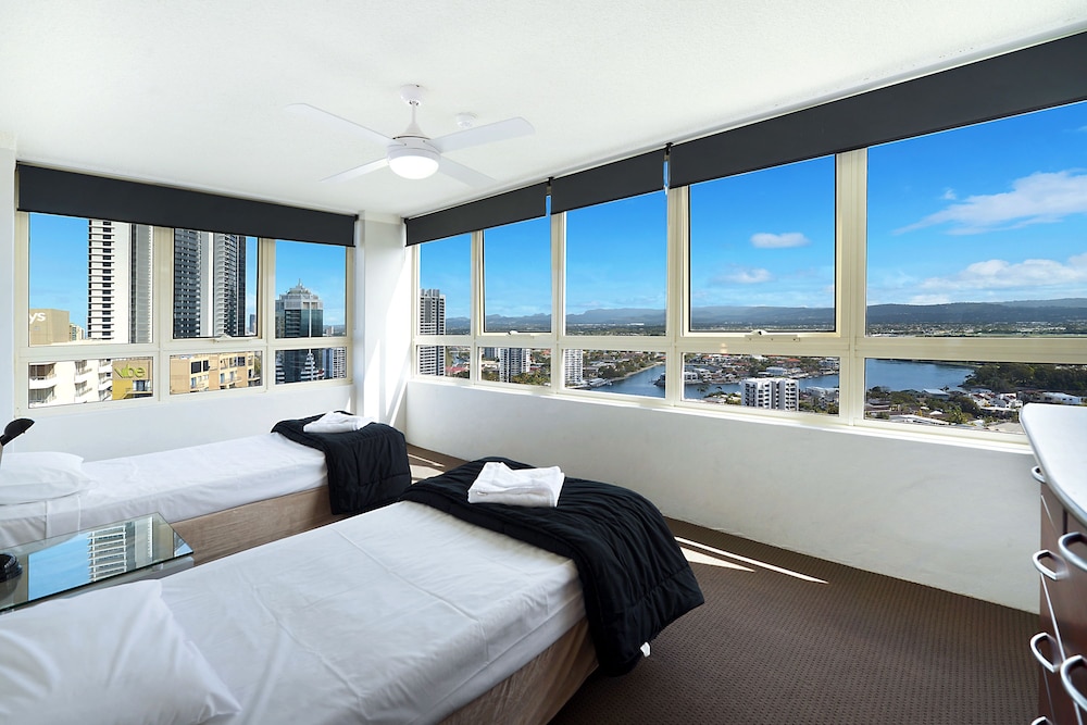 Condor Ocean View Apartments 35/74