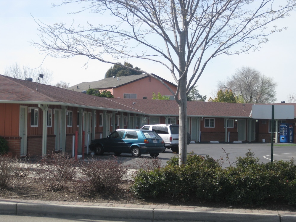 Studio Inn Livermore 2/21