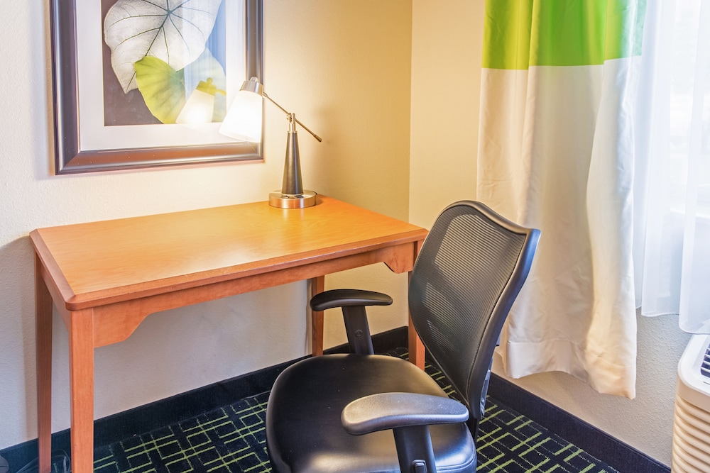 Fairfield Inn Suites Fargo 33/34