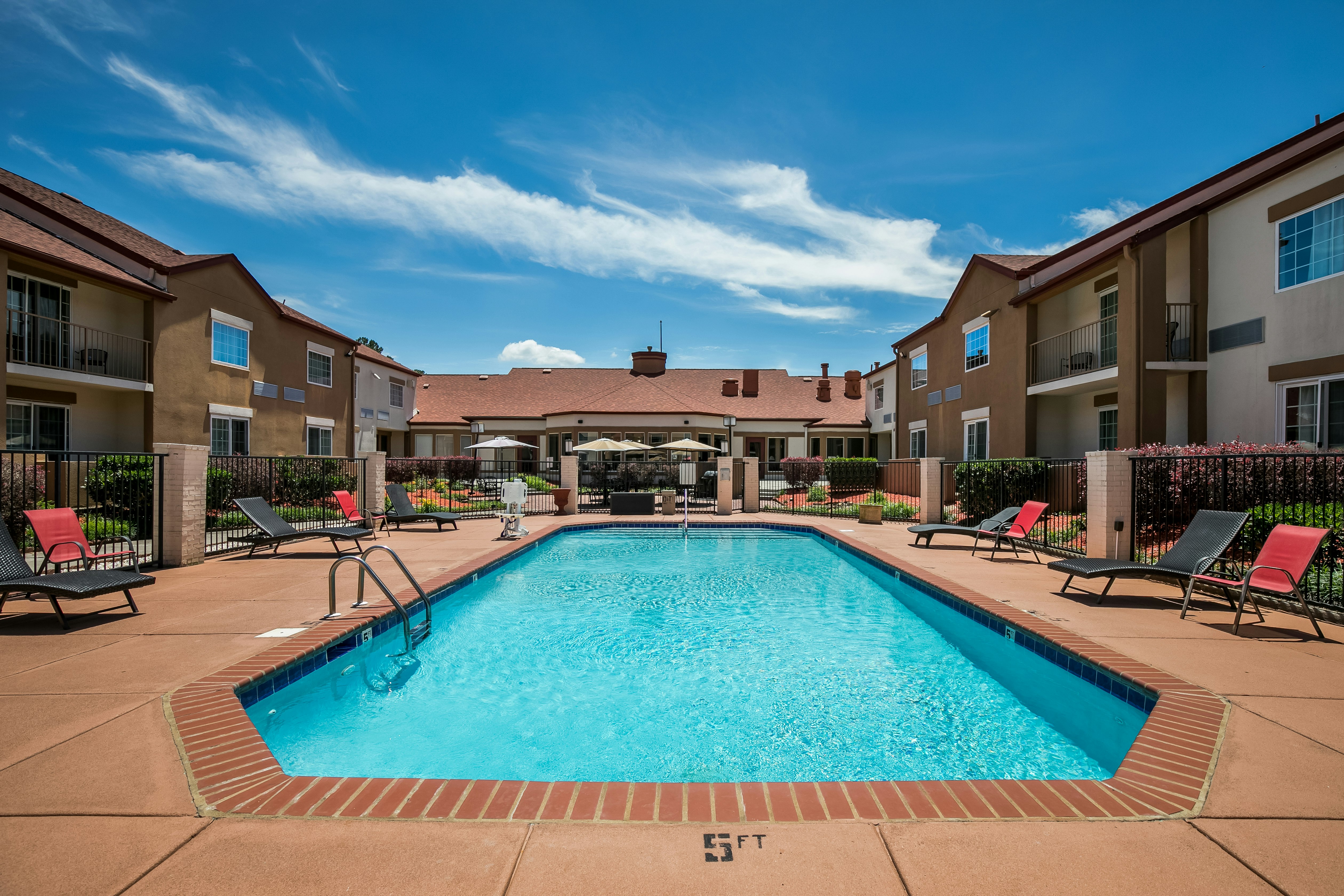 Red Roof PLUS & Suites Knoxville West - Cedar Bluff 44/51