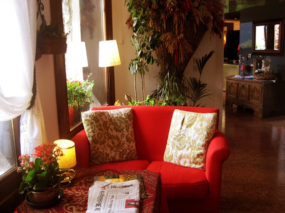 Hotel Mirage 24/34