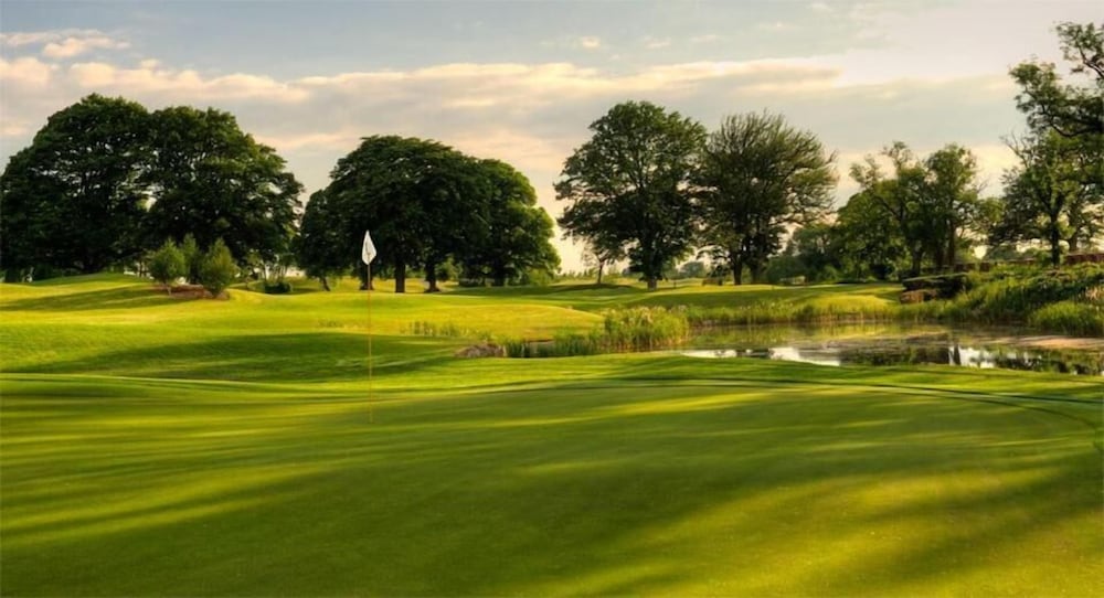 Knightsbrook Hotel Spa Golf Resort 67/69