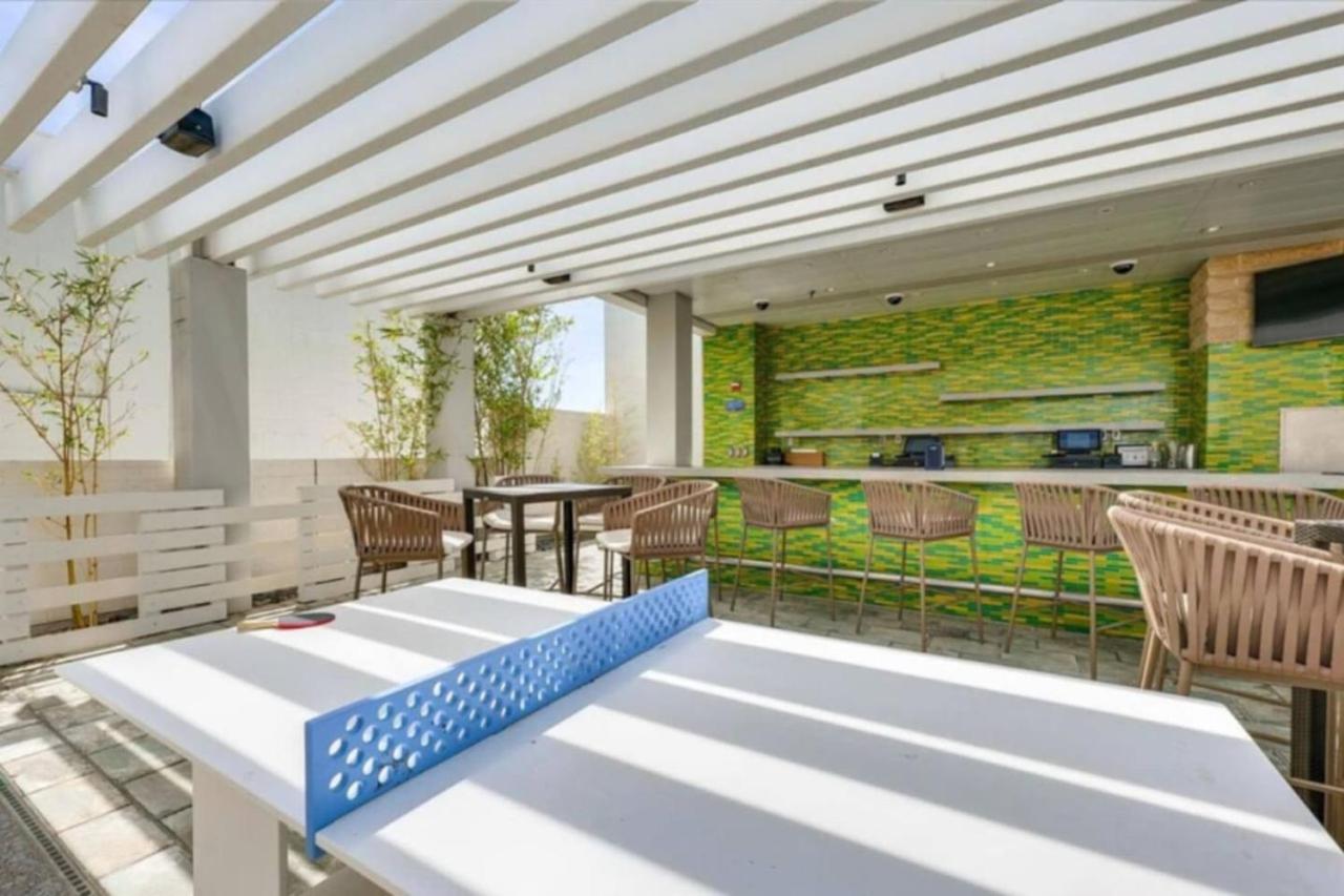 The Celine Riviera Suite at Palms Place 15/42
