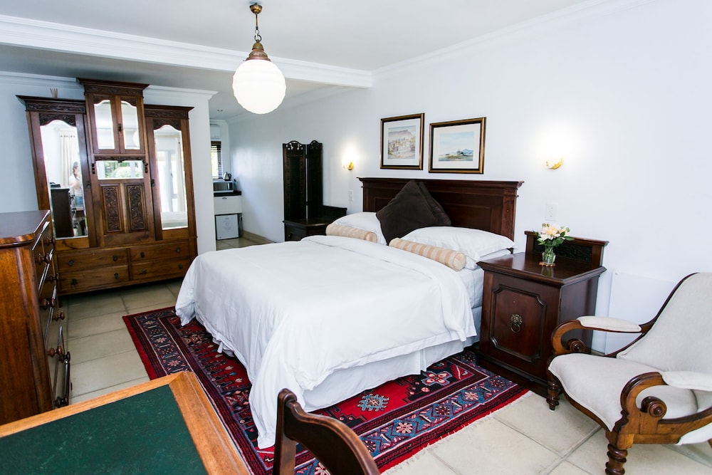 غرفة كومفورت بسرير كينج، Burkleigh House 2/5