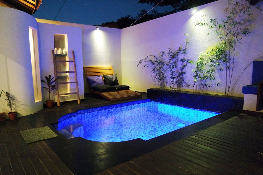 Stay Shark Villas 25/32