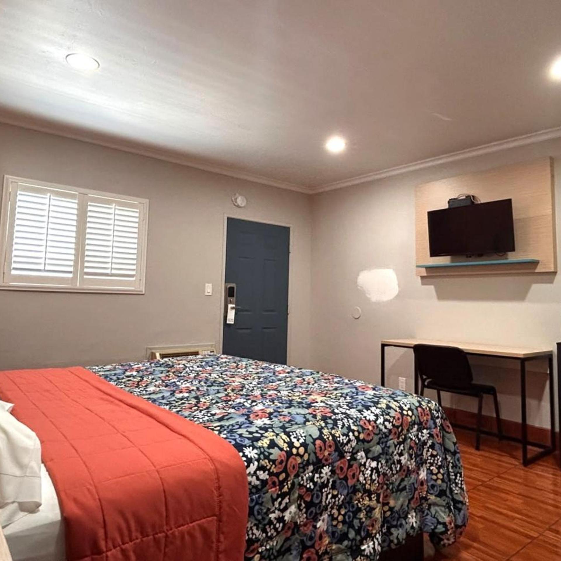 OYO Sandpiper Motel 8/24