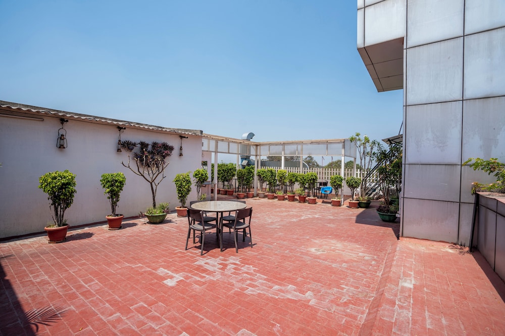 Aishwarya Suites 58/68