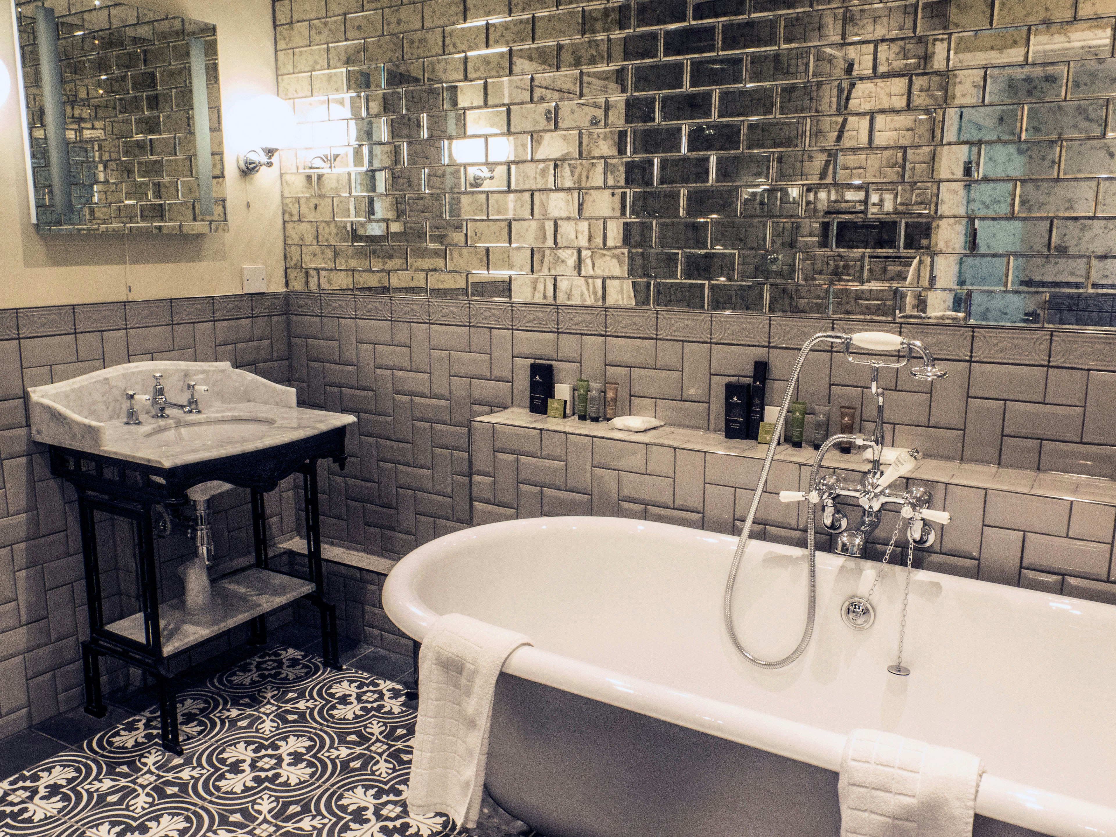 Hardwick Hall Hotel 33/35