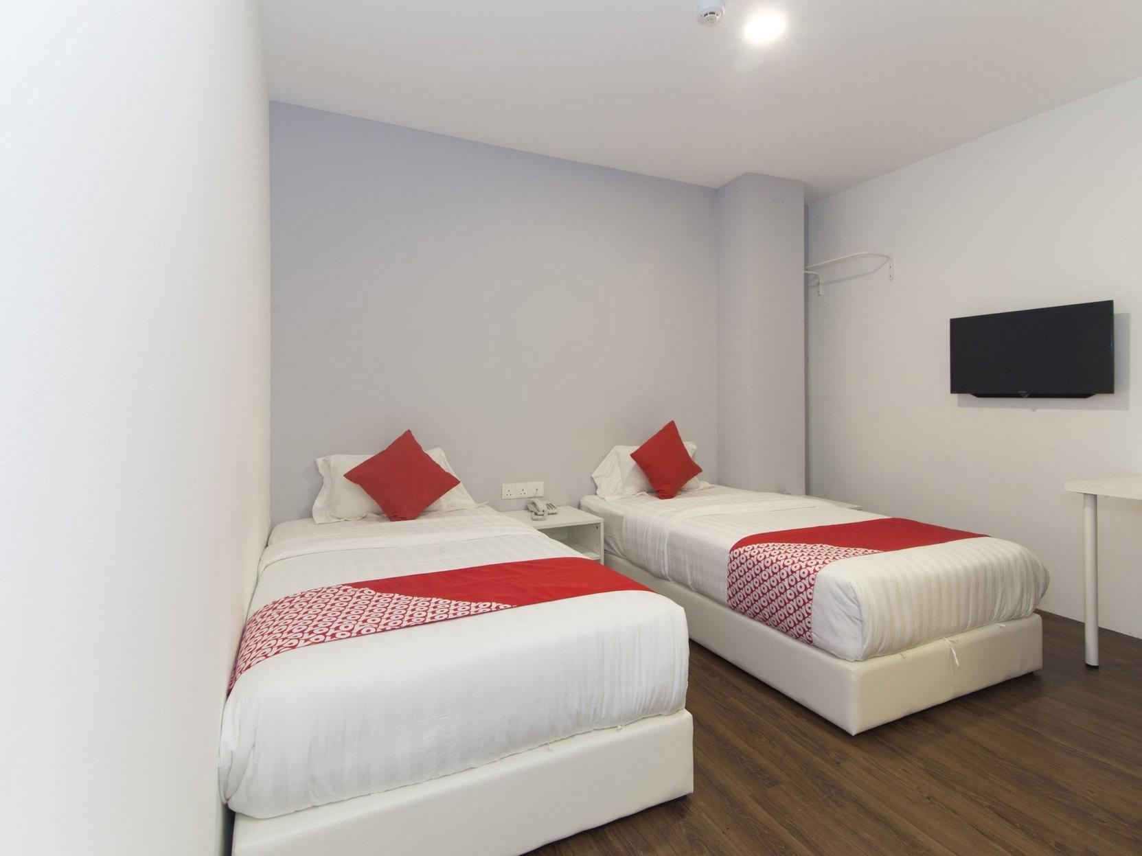 Room, Twin Beds, No Window