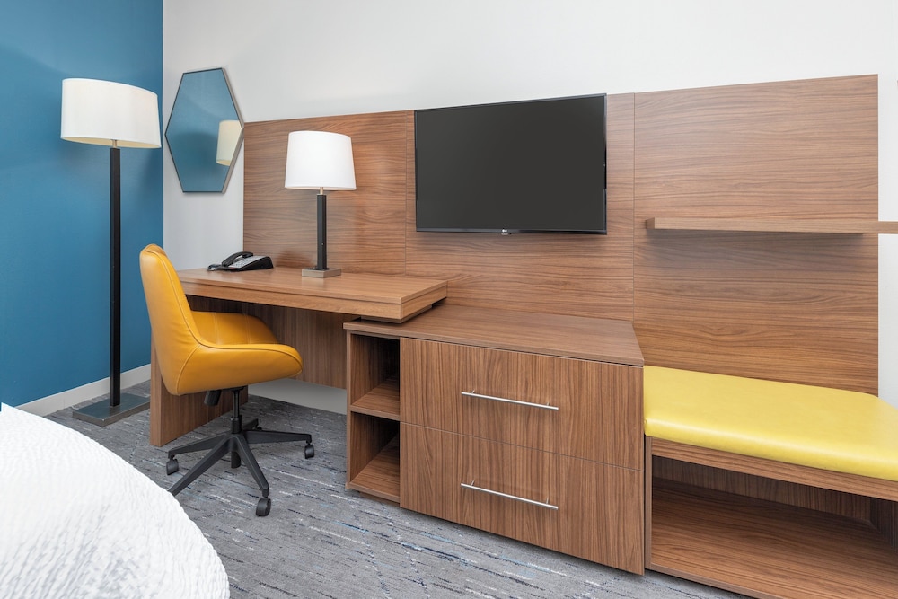 Holiday Inn Express & Suites Houston S Medical Ctr Area 46/50