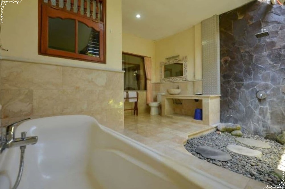 Three Brothers Bungalows & Villas Legian 43/79