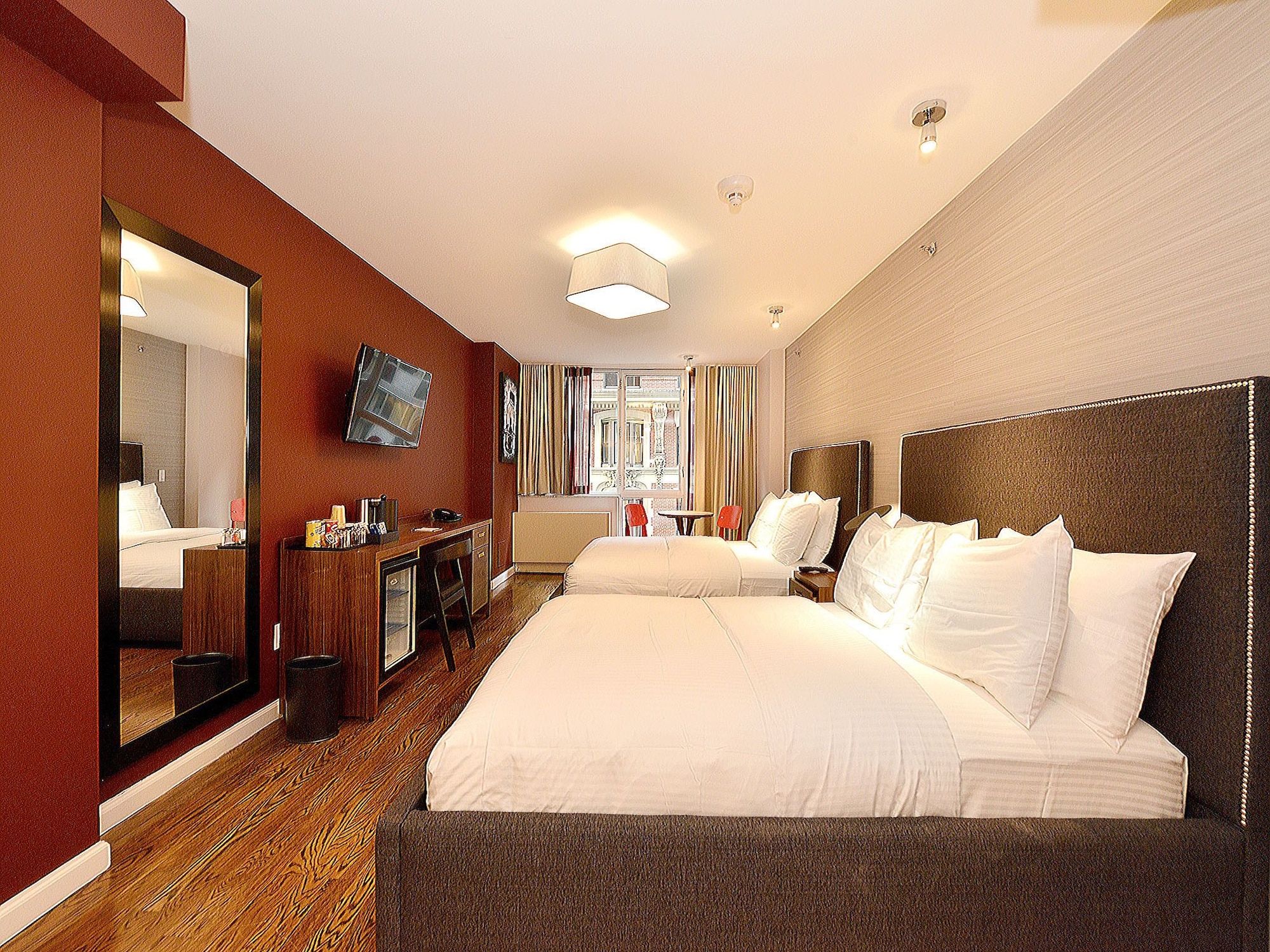 SUPERIOR, 2 QUEEN BEDS, KITCHEN