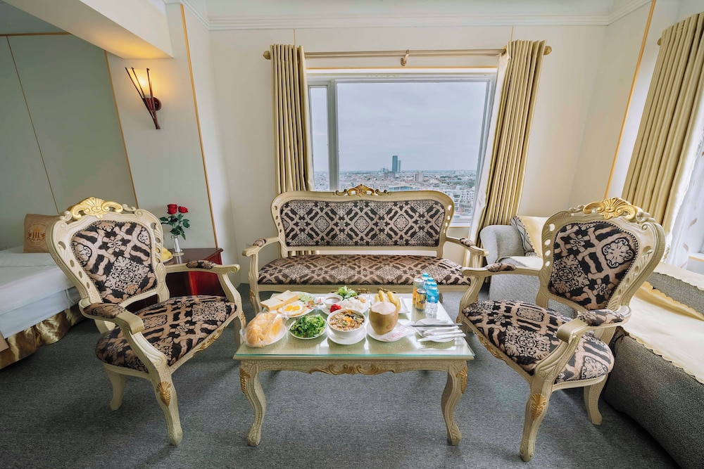 Classic Hoang Long Hotel 36/65