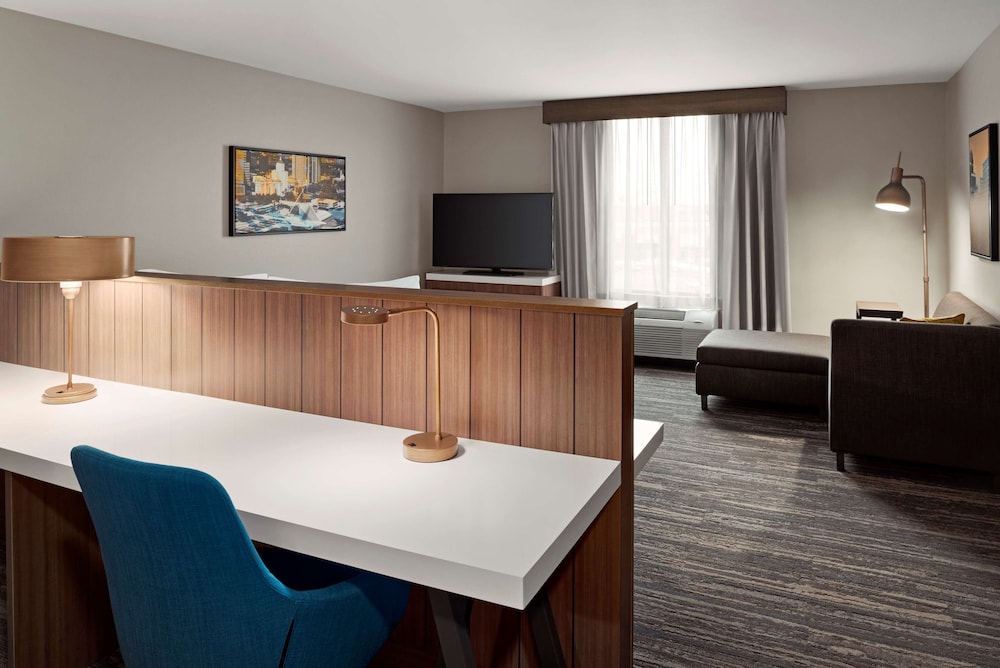 Hilton Garden Inn Milwaukee Brookfield Conference Center 30/60