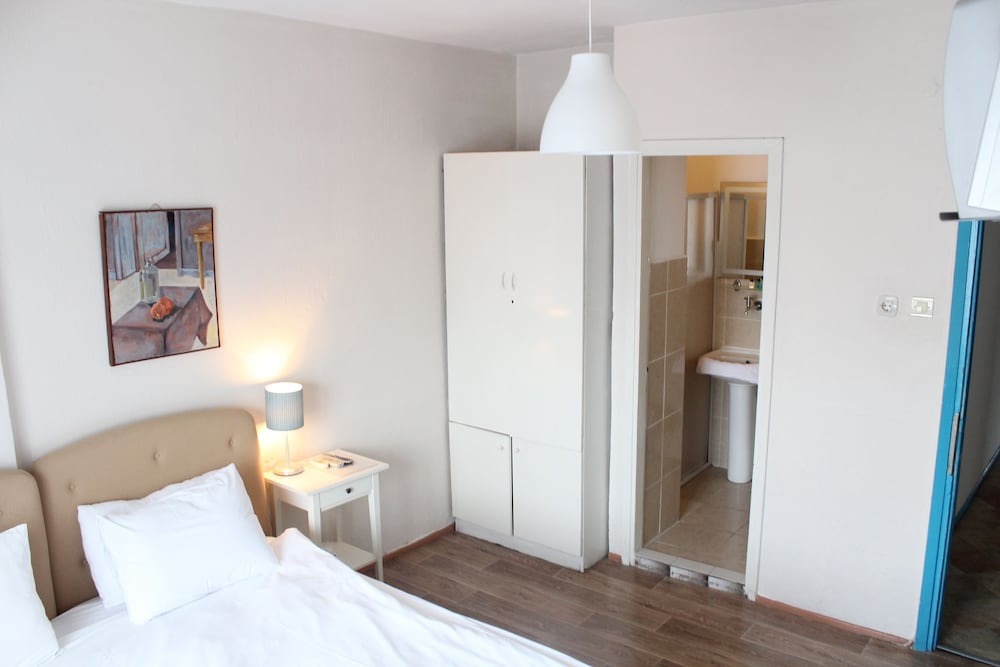 Urkmez Hotel 13/50