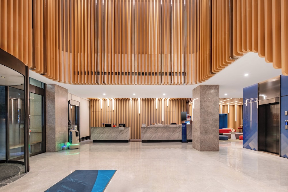 Holiday Inn Express Shanghai Hongqiao North 16/70